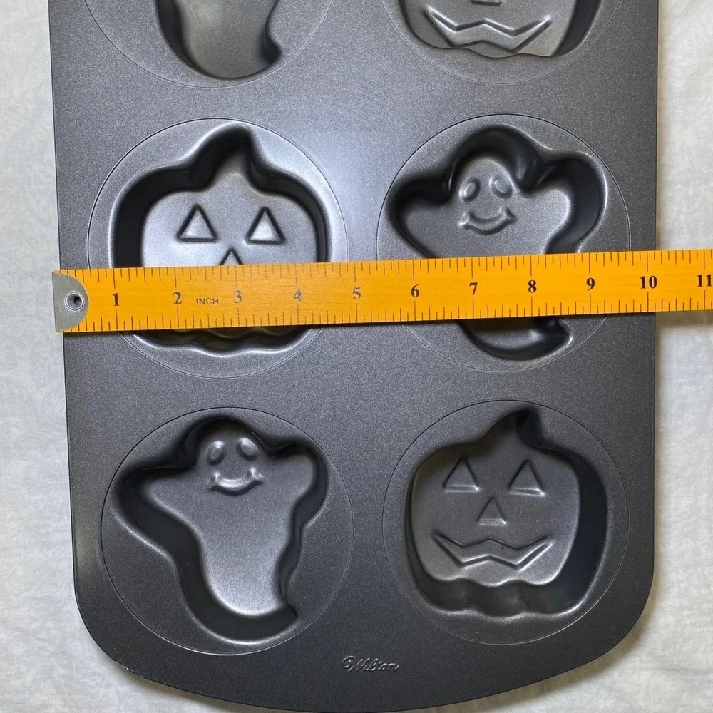 Wilton Holiday Baking Pan Lot 3 Christmas Halloween Valentine Nonstick Cake Pans